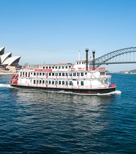 Immerse in the magnificent sights of Sydney Harbour’s icons from the wrap-around decks of the Showboat